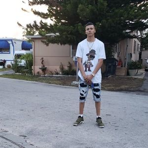 Meet your Posher, Alexis